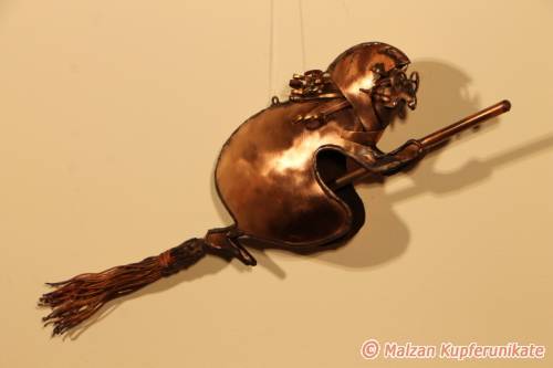 Mini-Hexe z., Aufhngen